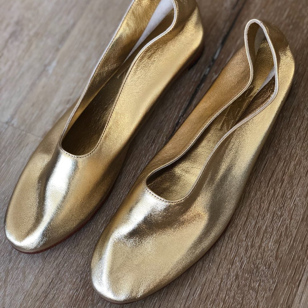 NEW Martiniano Glove Shoe in Gold 6.5/7
